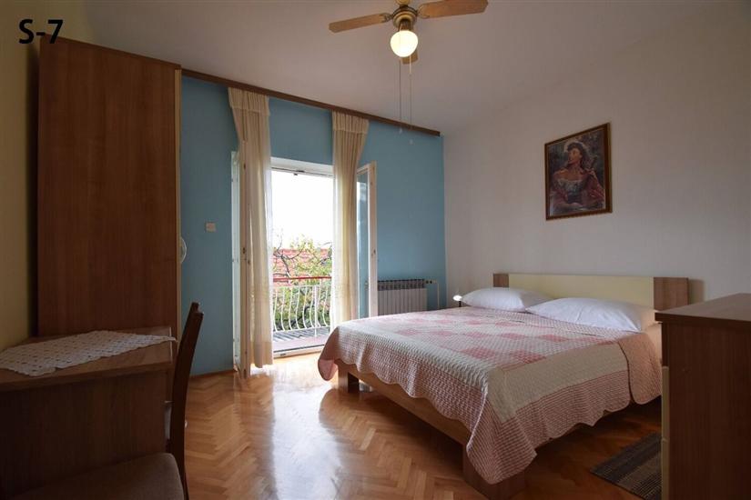 Apartment A1, for 9 persons