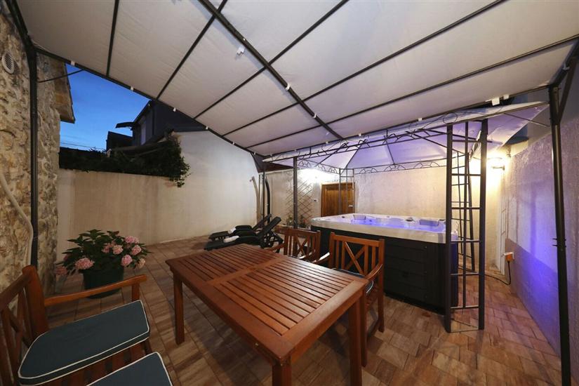 House Cirrus