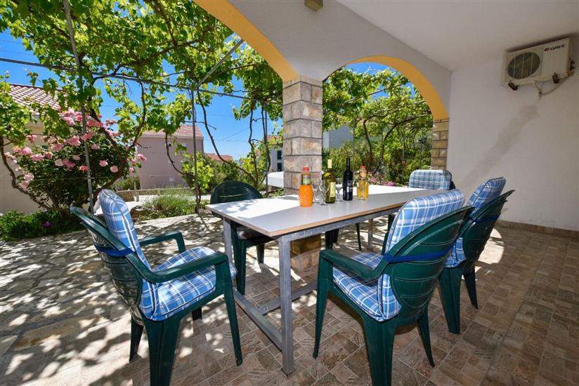 Apartment A5, for 6 persons