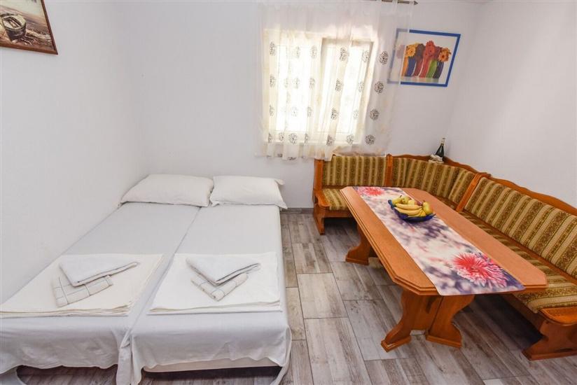 Apartment A5, for 6 persons