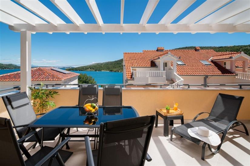 Apartment A1, for 6 persons