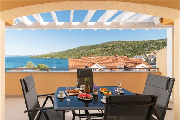 Apartment A2, for 6 persons