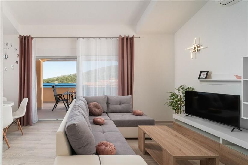 Apartment A2, for 6 persons