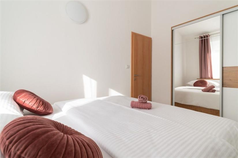 Apartment A2, for 6 persons