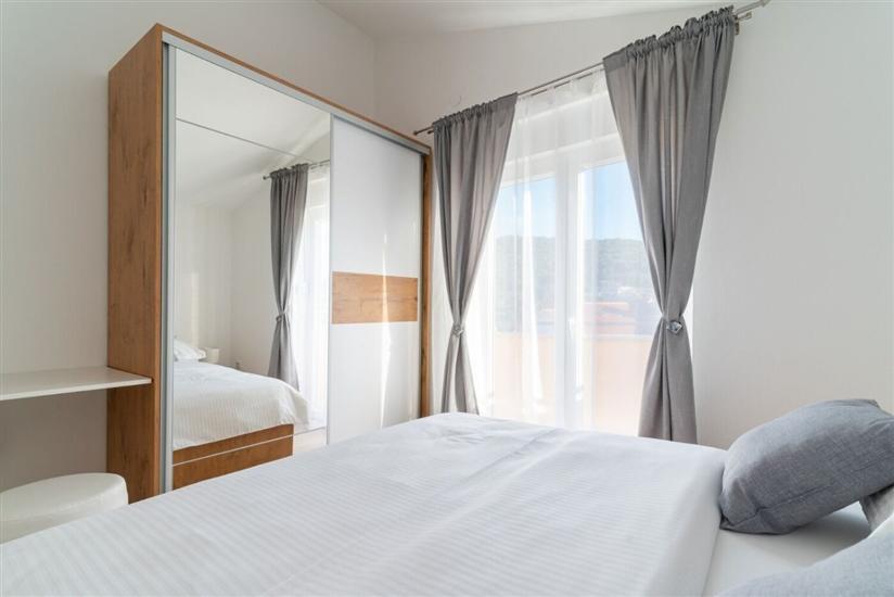 Apartment A2, for 6 persons