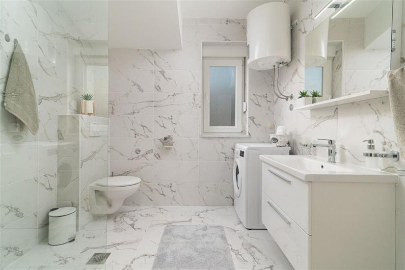 Apartment A2, for 6 persons