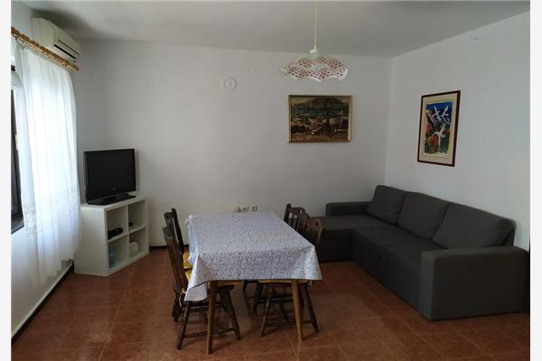 Apartment A1, for 5 persons
