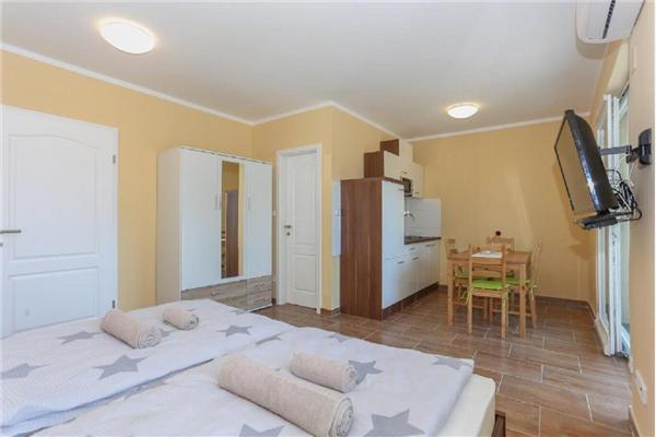 Apartment A1, for 3 persons