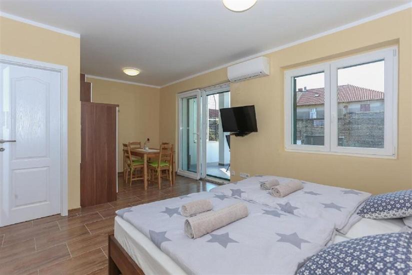 Apartment A1, for 3 persons