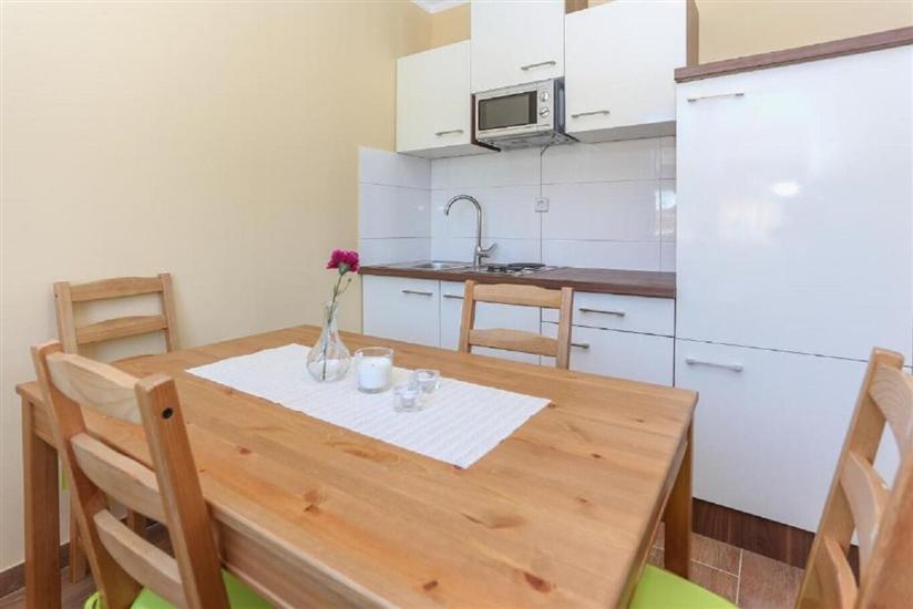 Apartment A4, for 3 persons