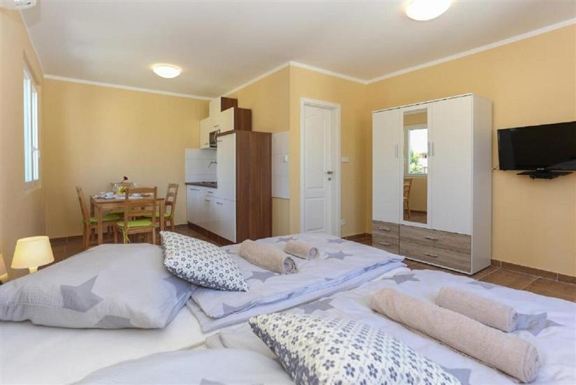 Apartment A5, for 3 persons