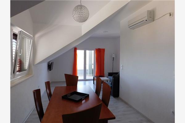 Apartment A4, for 6 persons