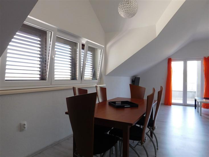 Apartment A4, for 6 persons