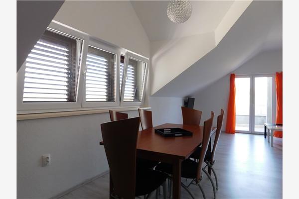 Apartment A4, for 6 persons
