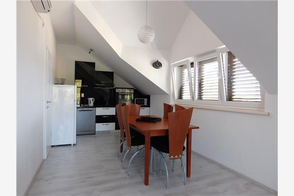 Apartment A4, for 6 persons