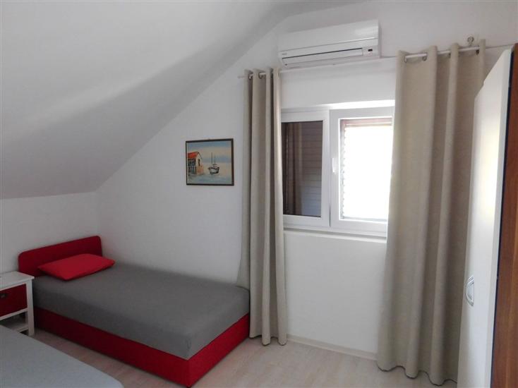 Apartment A4, for 6 persons