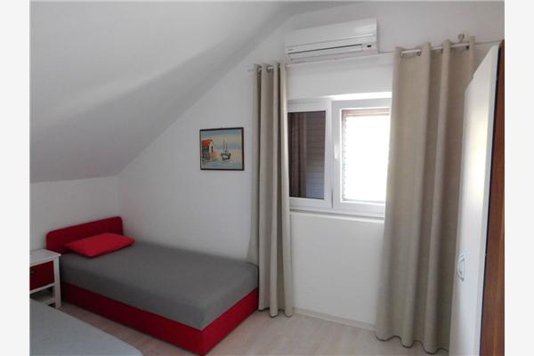 Apartment A4, for 6 persons