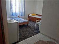 Room S2, for 3 persons