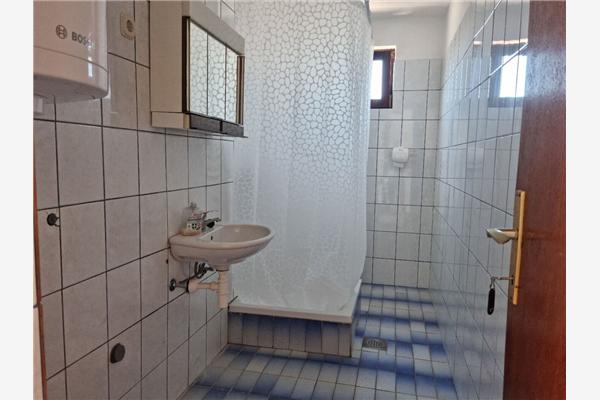 Room S4, for 3 persons