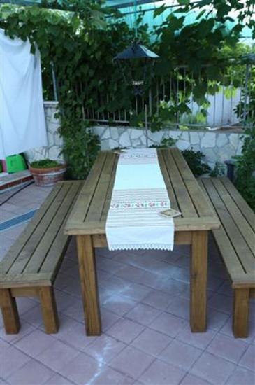 Apartments Vida with garden: