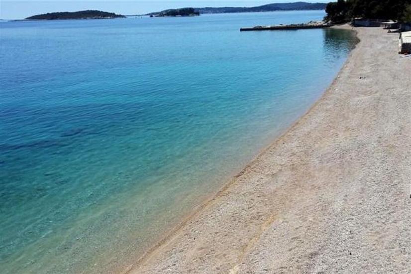 Apartments Vida with garden: