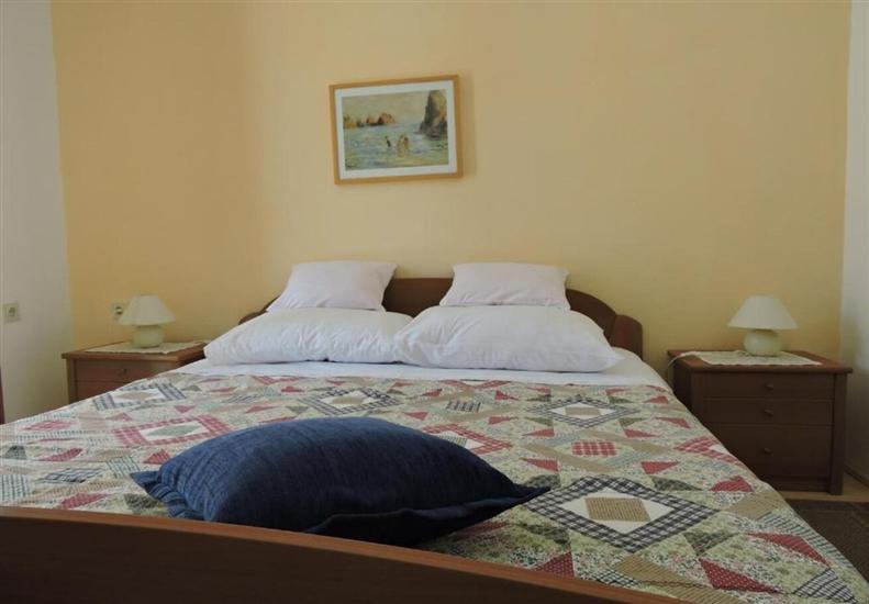 Apartment A4, for 5 persons