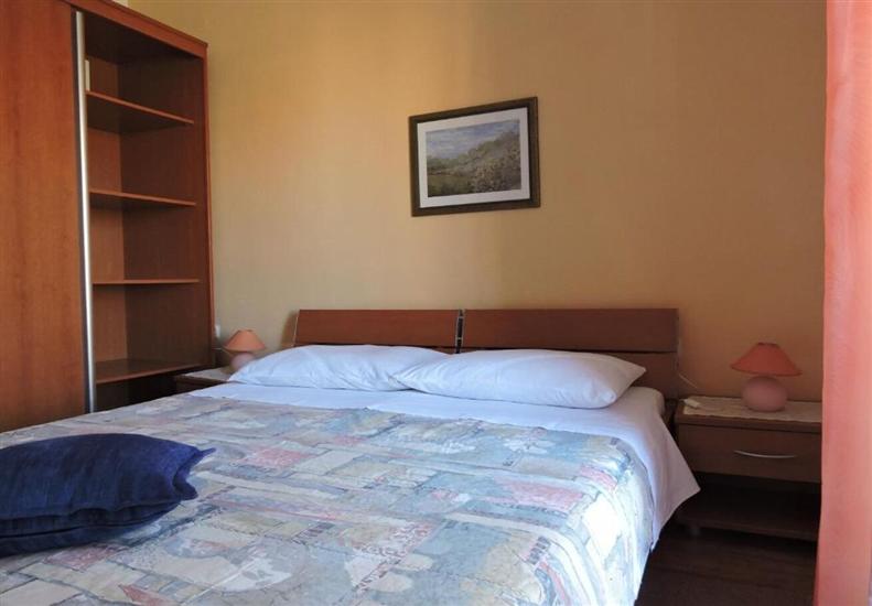 Apartment A4, for 5 persons