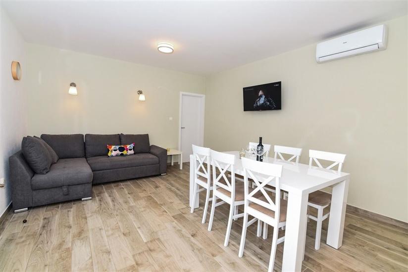 Apartment A2, for 5 persons