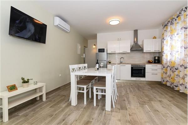 Apartment A2, for 5 persons