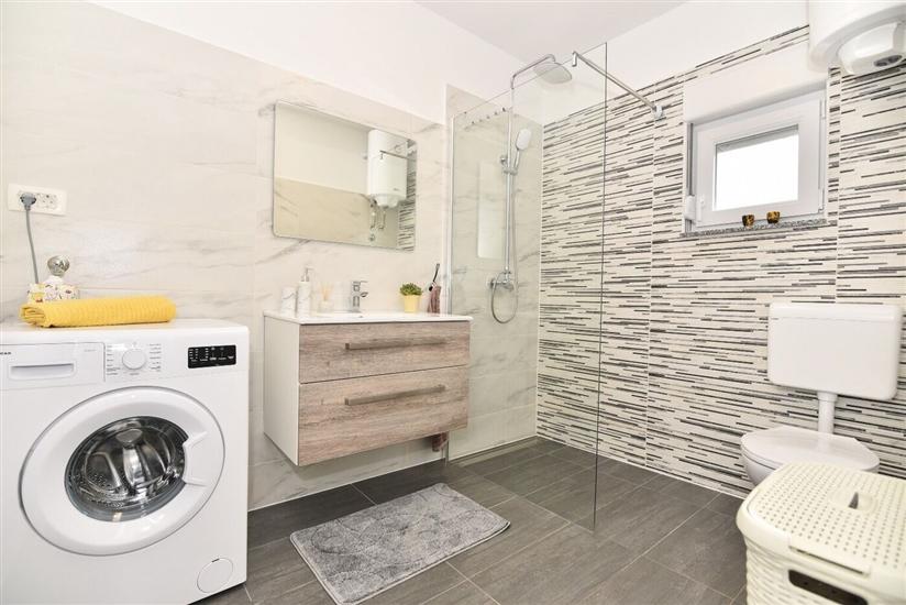 Apartment A2, for 5 persons