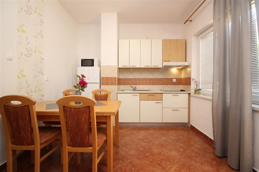 Apartment A1, for 5 persons