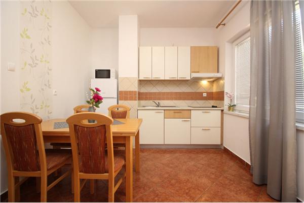Apartment A1, for 5 persons