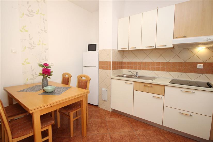 Apartment A1, for 5 persons