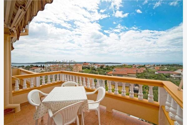 Apartment A1, for 5 persons