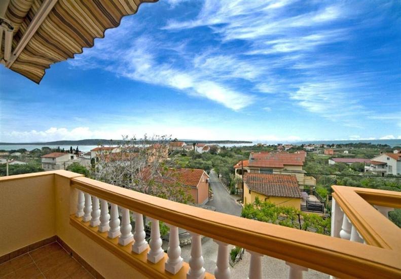 Apartment A1, for 5 persons