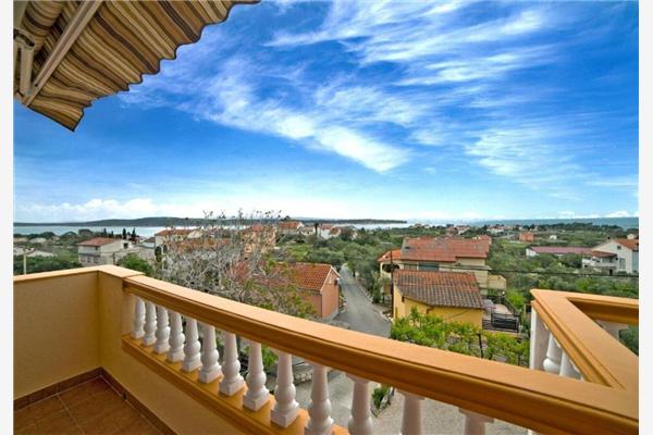 Apartment A1, for 5 persons