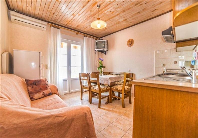 Apartment A1, for 5 persons