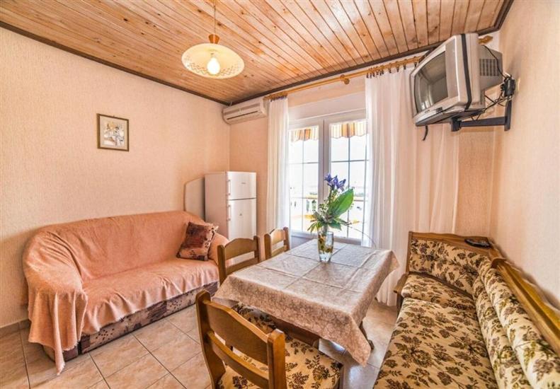 Apartment A1, for 5 persons
