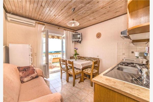 Apartment A1, for 5 persons