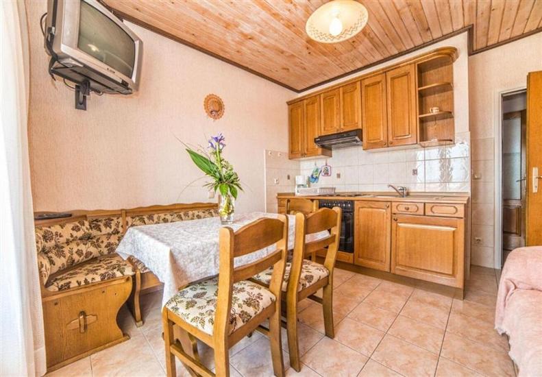 Apartment A1, for 5 persons