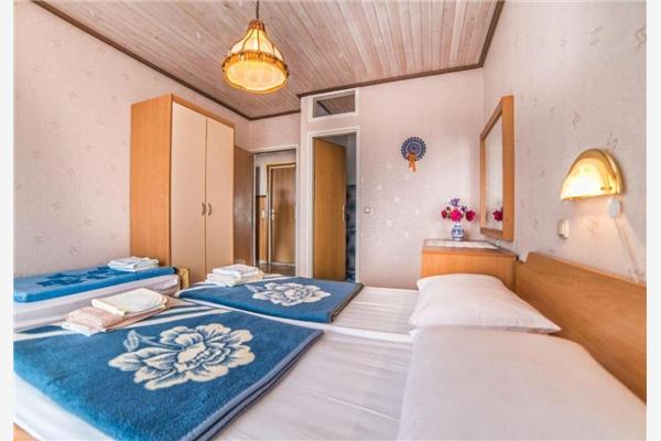 Apartment A1, for 5 persons