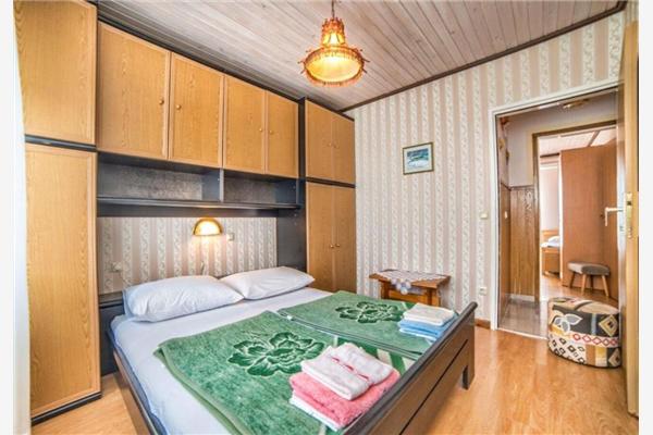 Apartment A1, for 5 persons