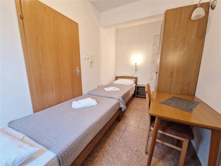 Apartment A1, for 5 persons