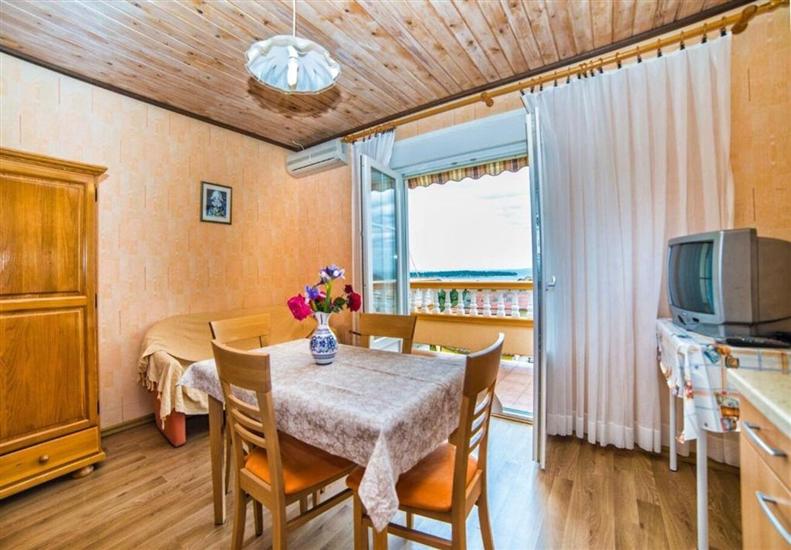 Apartment A2, for 3 persons