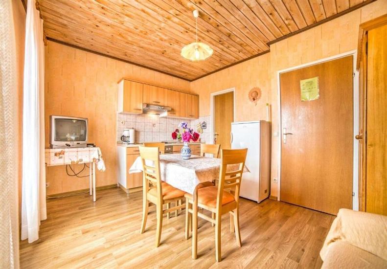 Apartment A2, for 3 persons