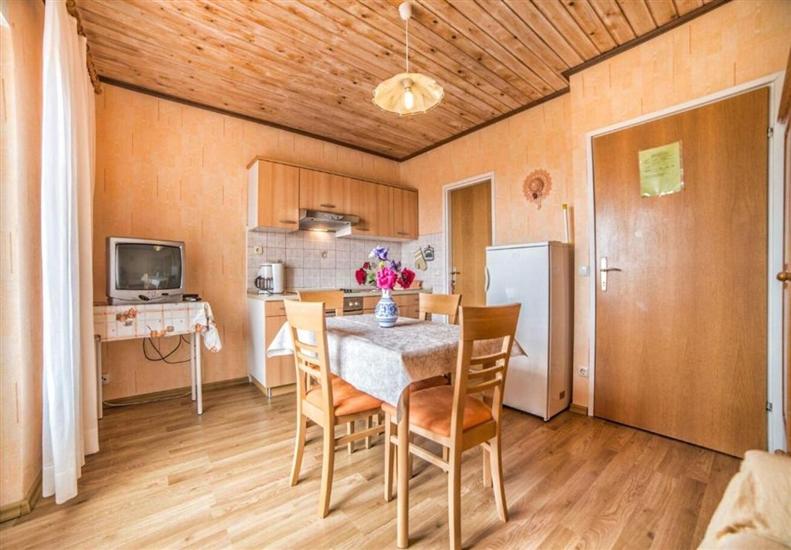 Apartment A2, for 3 persons