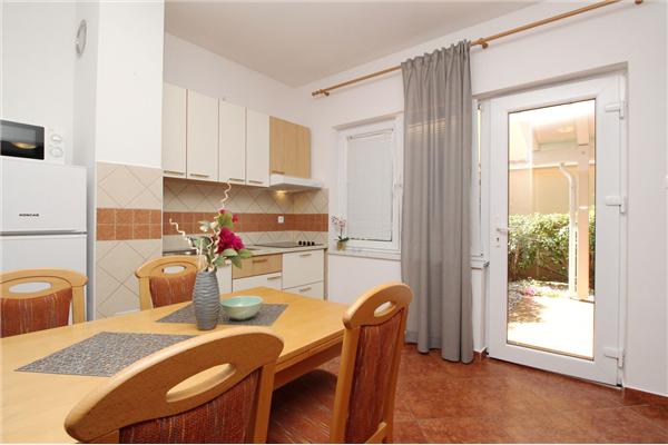 Apartment A1, for 5 persons