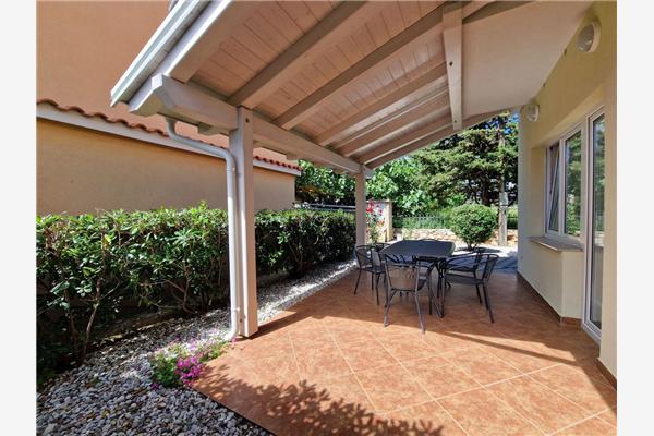 Apartment A1, for 5 persons