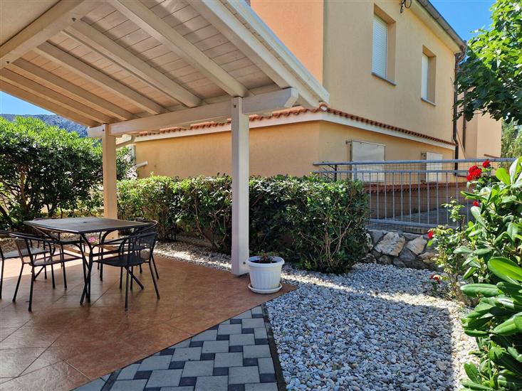 Apartment A1, for 5 persons