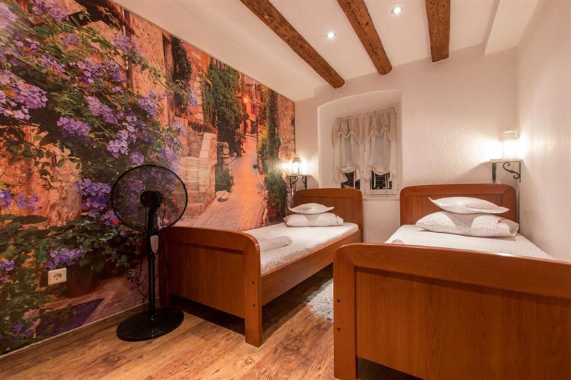 Apartment A1, for 8 persons